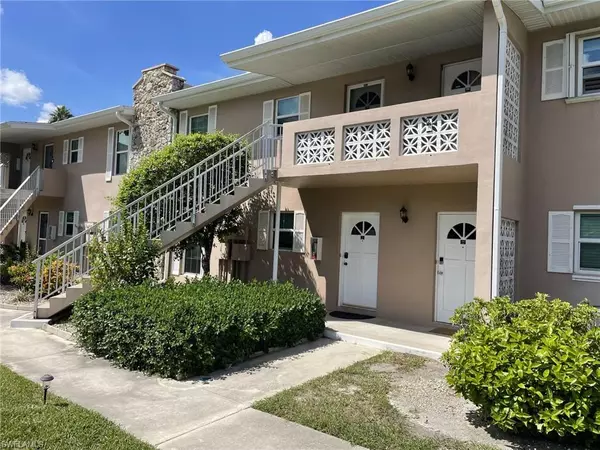 Naples, FL 34110,221 Cypress WAY E #103