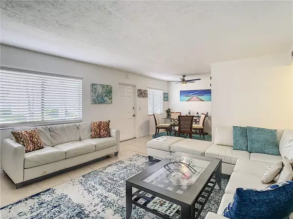 Naples, FL 34112,4625 Bayshore DR #D8