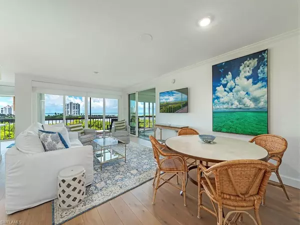 Naples, FL 34108,5501 Heron Point DR #504