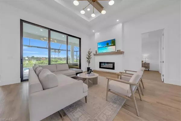 Naples, FL 34114,18018 Greenwood DR