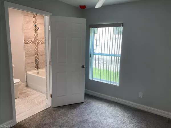 Fort Myers, FL 33916,1948 Lillie ST