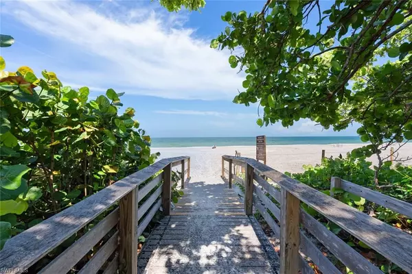 Naples, FL 34108,5 Bluebill AVE W #401
