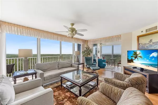 Naples, FL 34108,6361 Pelican Bay BLVD #605