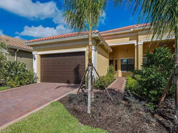 13418 Silktail DR, Naples, FL 34109