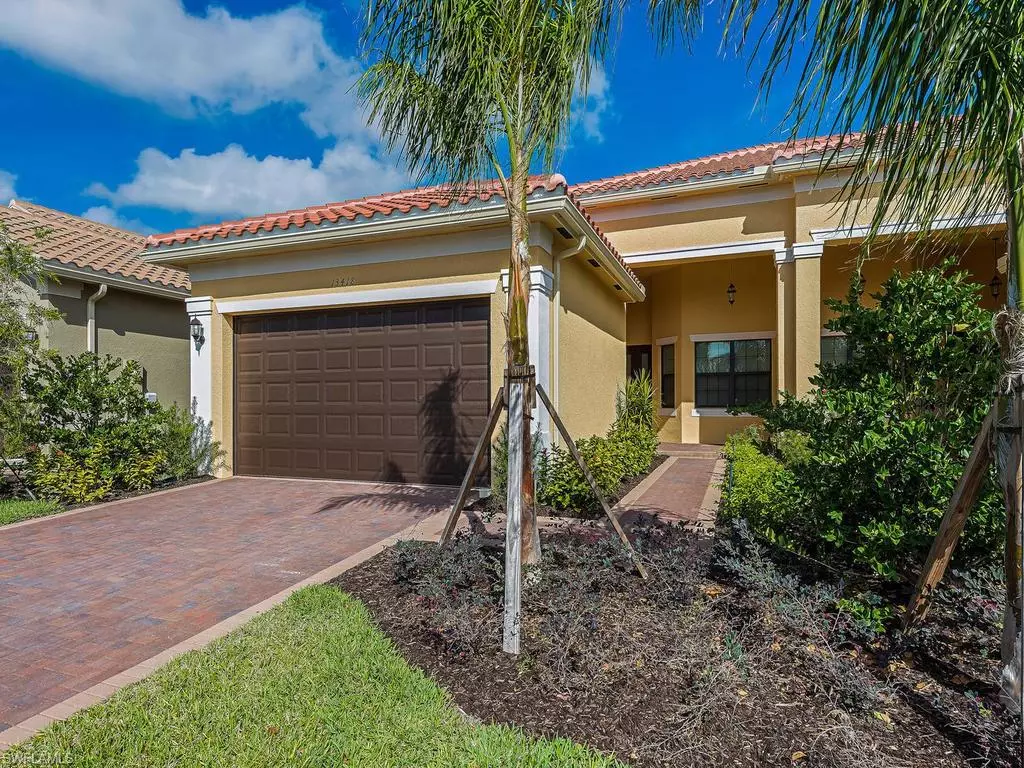 Naples, FL 34109,13418 Silktail DR