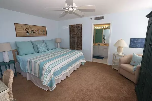 Naples, FL 34108,5550 Heron Point DR #504