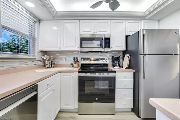 200 Forest Lakes BLVD #204, Naples, FL 34105
