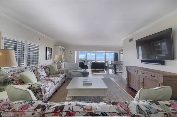 Naples, FL 34103,3401 Gulf Shore BLVD N #303