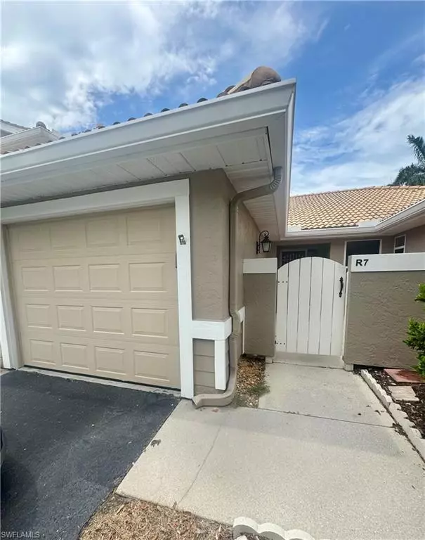 Naples, FL 34110,351 Emerald Bay CIR #R7