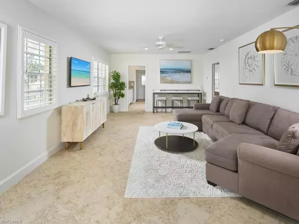 Naples, FL 34103,3070 GulfShore BLVD N #A209