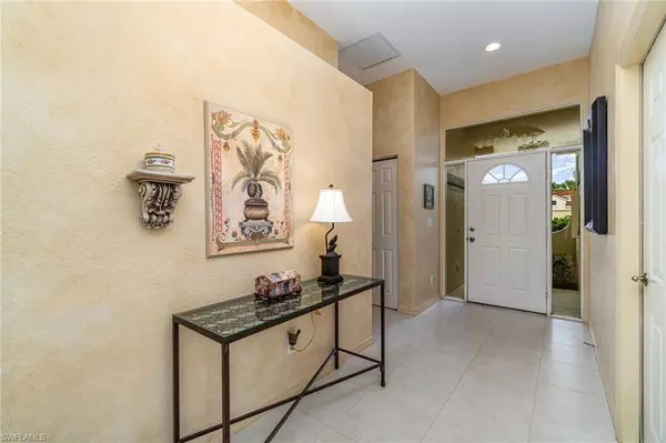 Bonita Springs, FL 34135,10274 Cape Roman RD #102