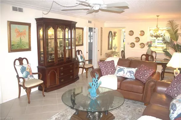200 Valley Stream DR #4C, Naples, FL 34113