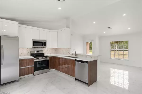 Naples, FL 34120,3821 10th AVE NE