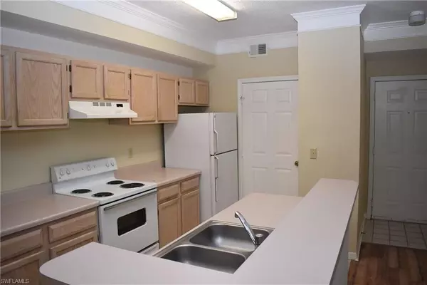 Fort Myers, FL 33913,11571 Villa Grand #623