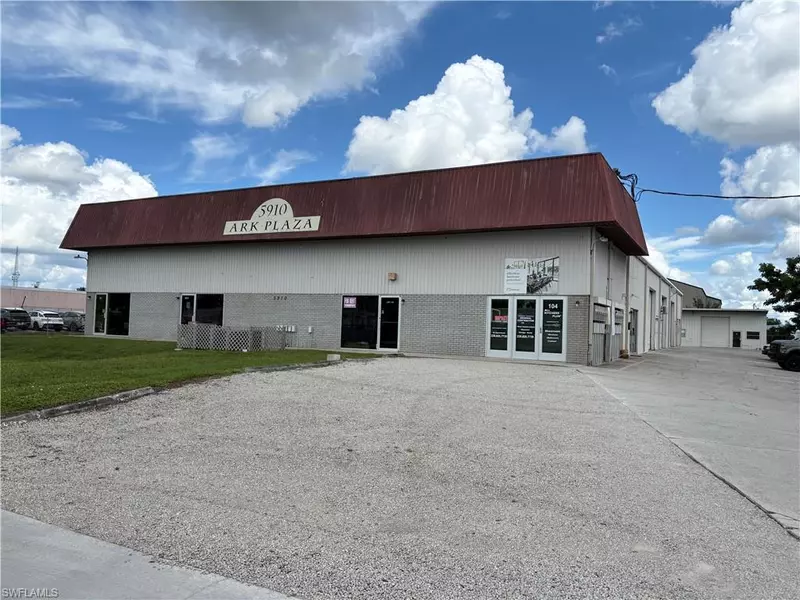 5910 Taylor RD #103, Naples, FL 34109