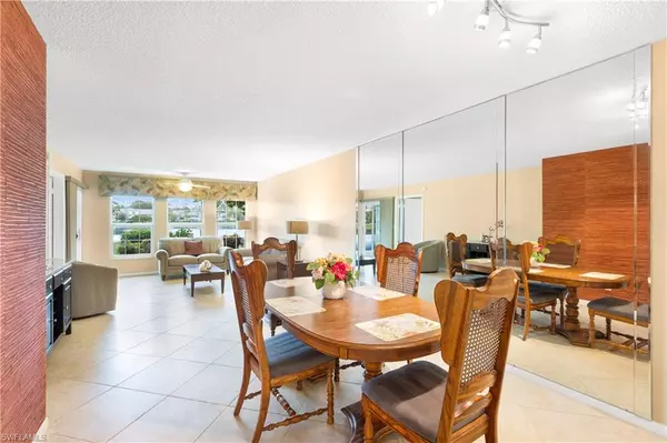 Naples, FL 34112,1708 Kings Lake BLVD #101