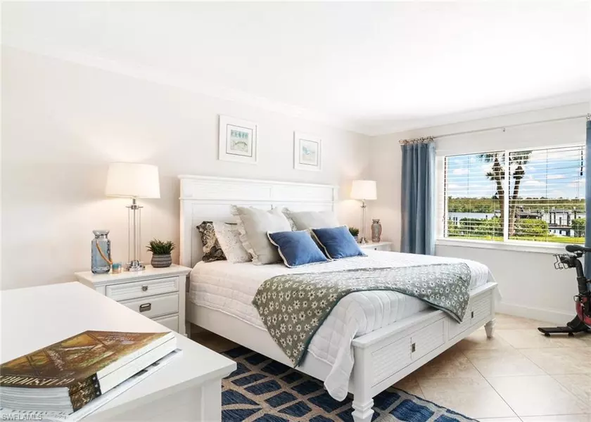 305 Goodlette-Frank RD S #C204, Naples, FL 34102