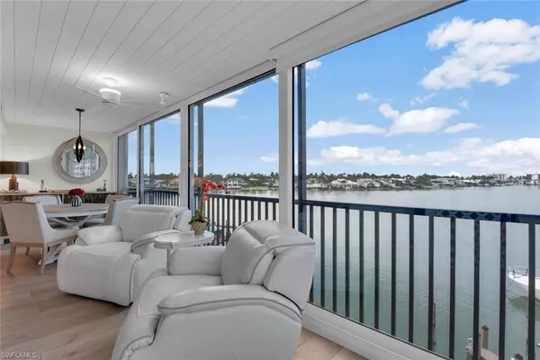Naples, FL 34103,222 Harbour DR #403