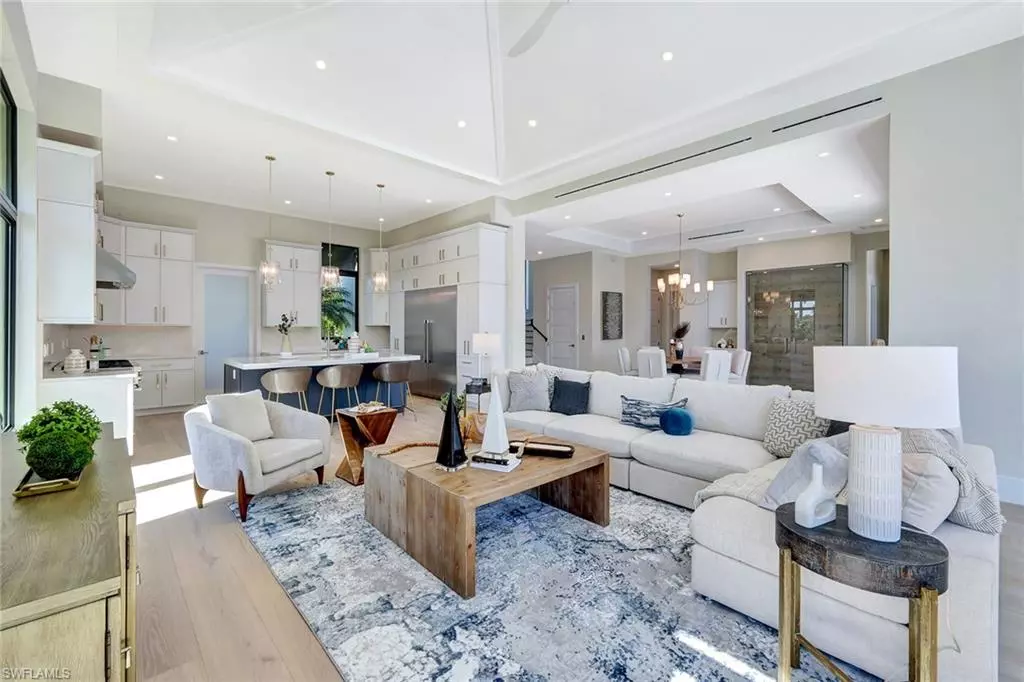 Naples, FL 34108,10720 Vanderbilt DR