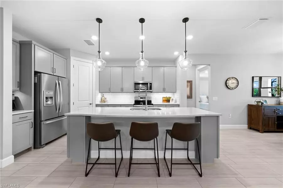 19852 Beechcrest PL, Estero, FL 33928