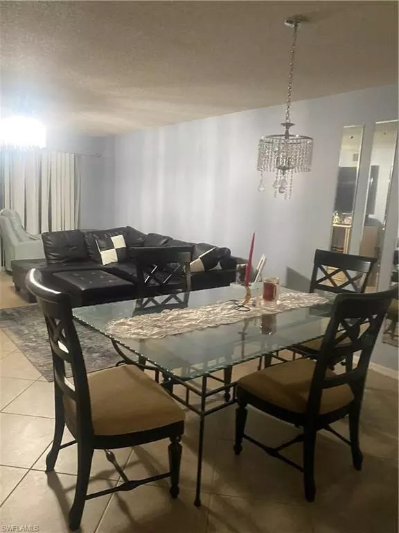 Naples, FL 34104,653 Squire CIR #101