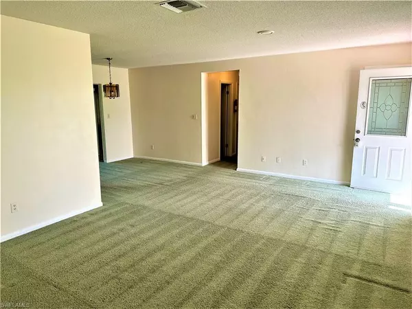 Lehigh Acres, FL 33936,223 Punta Alta CT