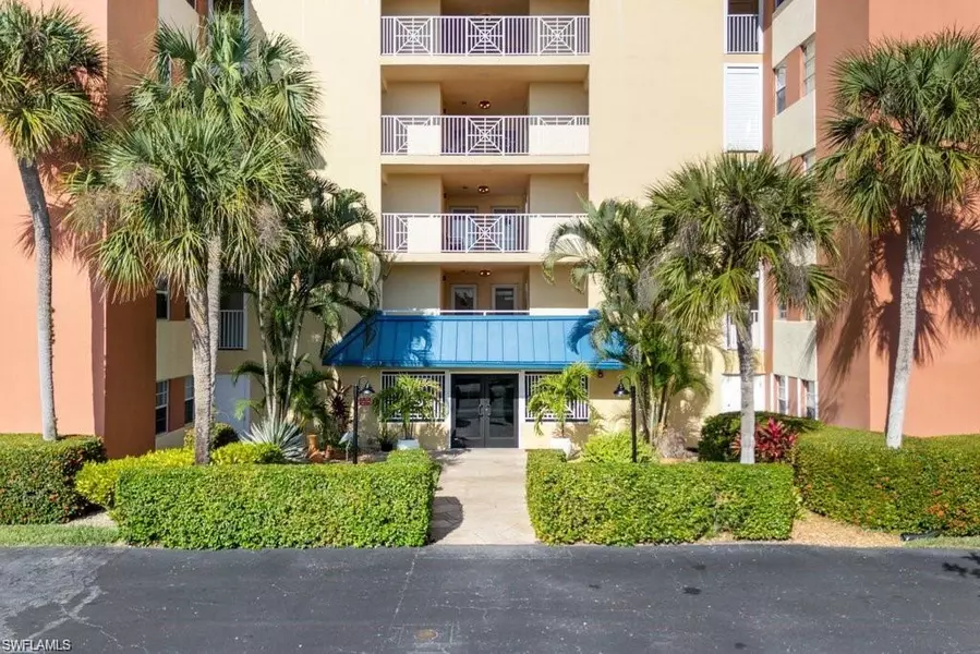 200 PEBBLE BEACH BLVD #D-402, Naples, FL 34113