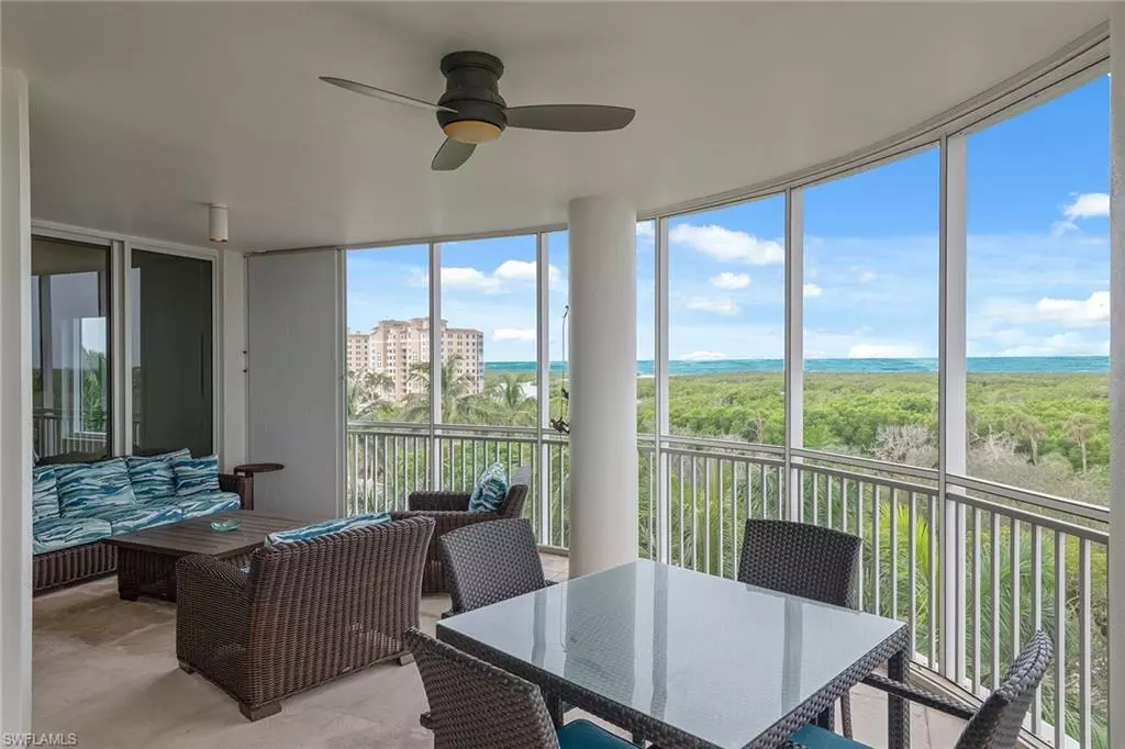 Naples, FL 34110,13675 Vanderbilt DR #610
