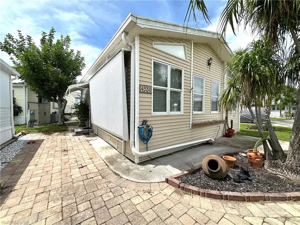 Estero, FL 33928,4531 Pilgrims WAY E