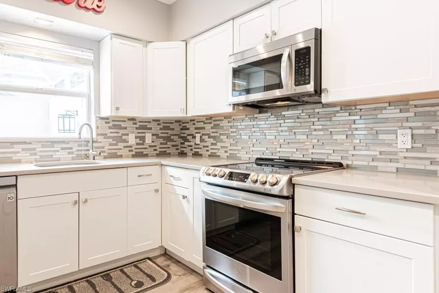 4544 Court WAY #18D, Naples, FL 34109