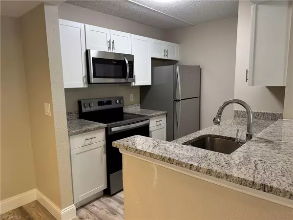 Naples, FL 34104,201 Santa Clara DR #07