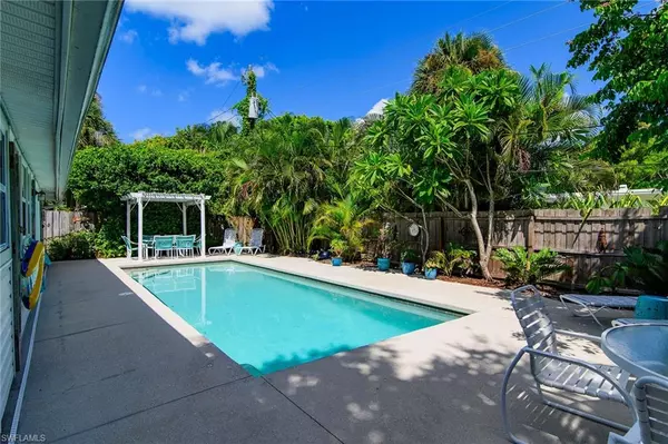 Naples, FL 34104,1971 Harbor LN