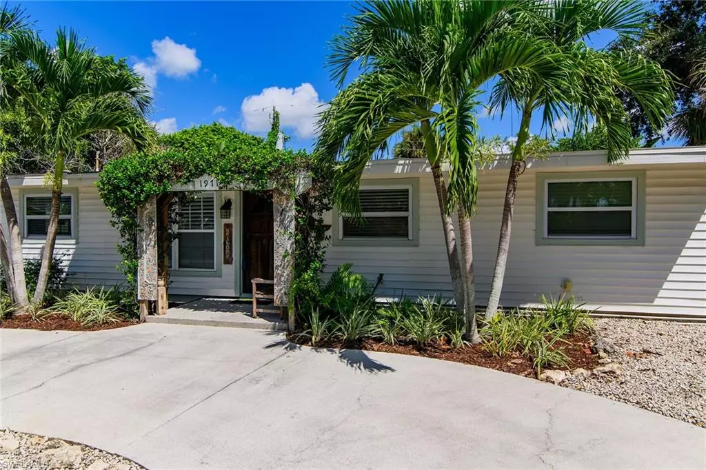 Naples, FL 34104,1971 Harbor LN