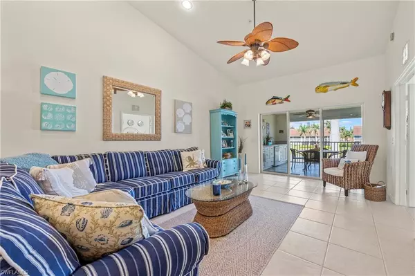 2381 Hidden Lake CT #12, Naples, FL 34112