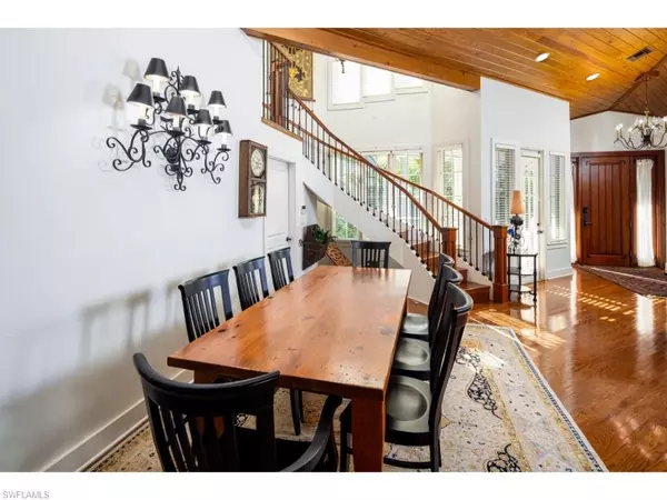 Naples, FL 34102,263 10th AVE S