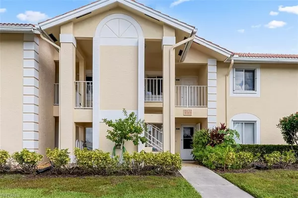 7785 Esmeralda WAY #M202, Naples, FL 34109