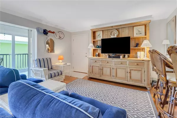 Naples, FL 34103,2850 Gulf Shore BLVD N #203