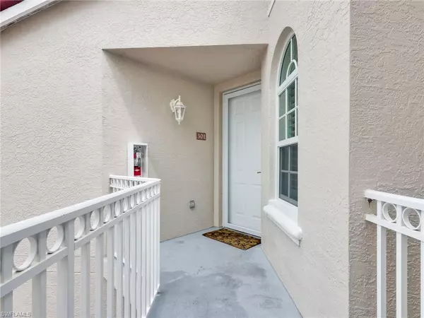 Naples, FL 34109,1530 Clermont DR #G301