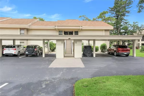 Fort Myers, FL 33907,5585 Trailwinds DR #326