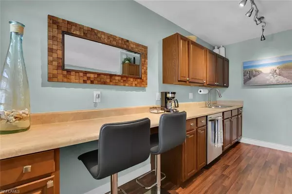 Naples, FL 34102,546 4th AVE S #7