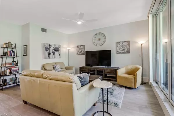 Naples, FL 34102,401 Bayfront PL #3306