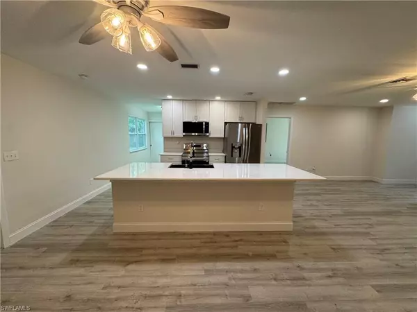 Naples, FL 34120,221 18th AVE NW