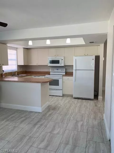 Fort Myers, FL 33967,7651 Winged Foot DR