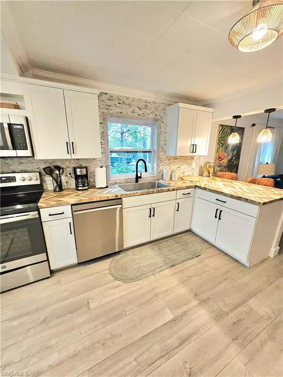 Naples, FL 34112,3411 Basin ST