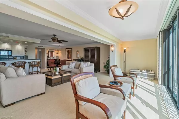 Naples, FL 34103,3000 Gulf Shore BLVD N #410