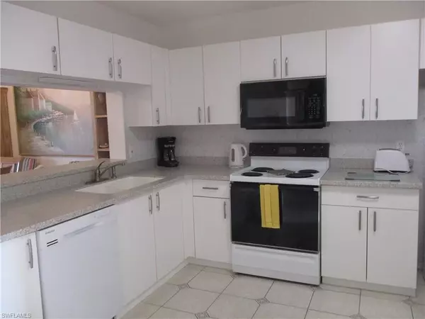 Naples, FL 34109,7818 Emerald CIR #E-203