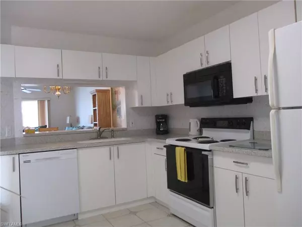 Naples, FL 34109,7818 Emerald CIR #E-203