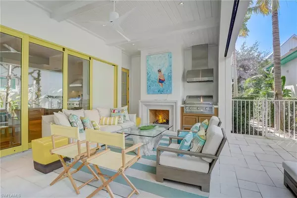 Naples, FL 34102,942 9th AVE S