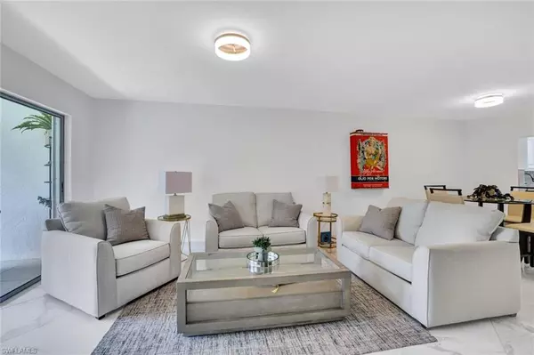 Naples, FL 34105,1055 Forest Lakes DR #F203