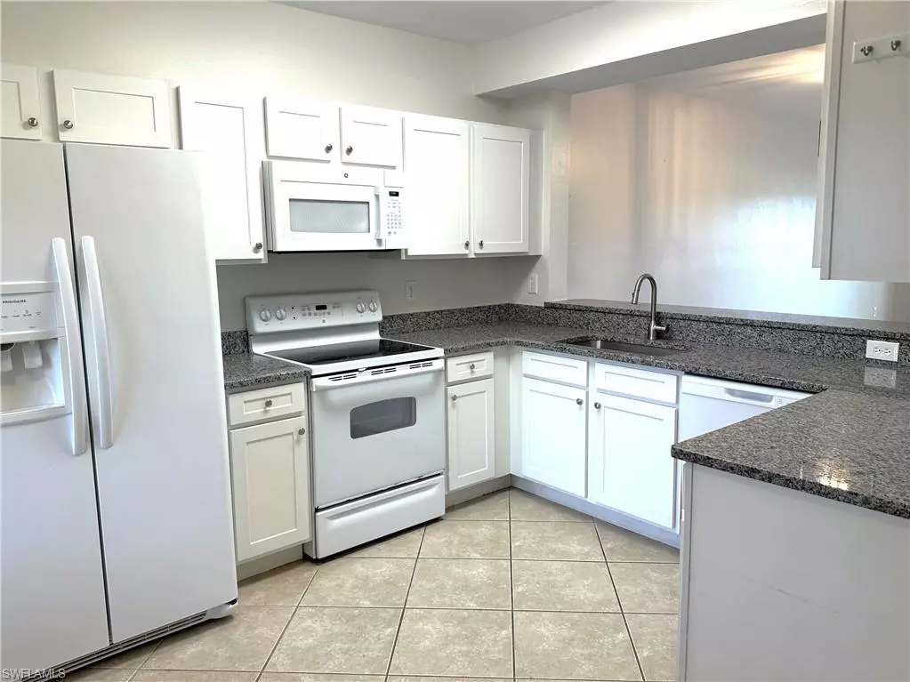 Bonita Springs, FL 34135,10030 Maddox LN #102
